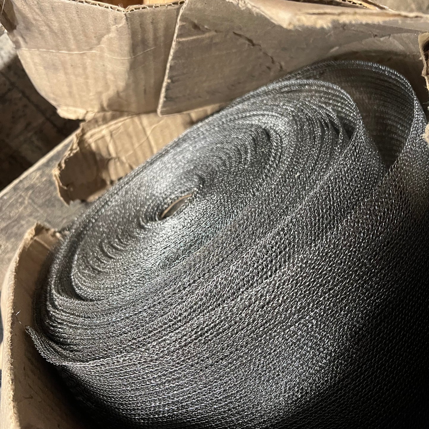 ZA@ METAL TEXTILES CORPORATION Knitted Wire Mesh Roll Format 30"W x 140'  Silver 58-2290-4350-M1