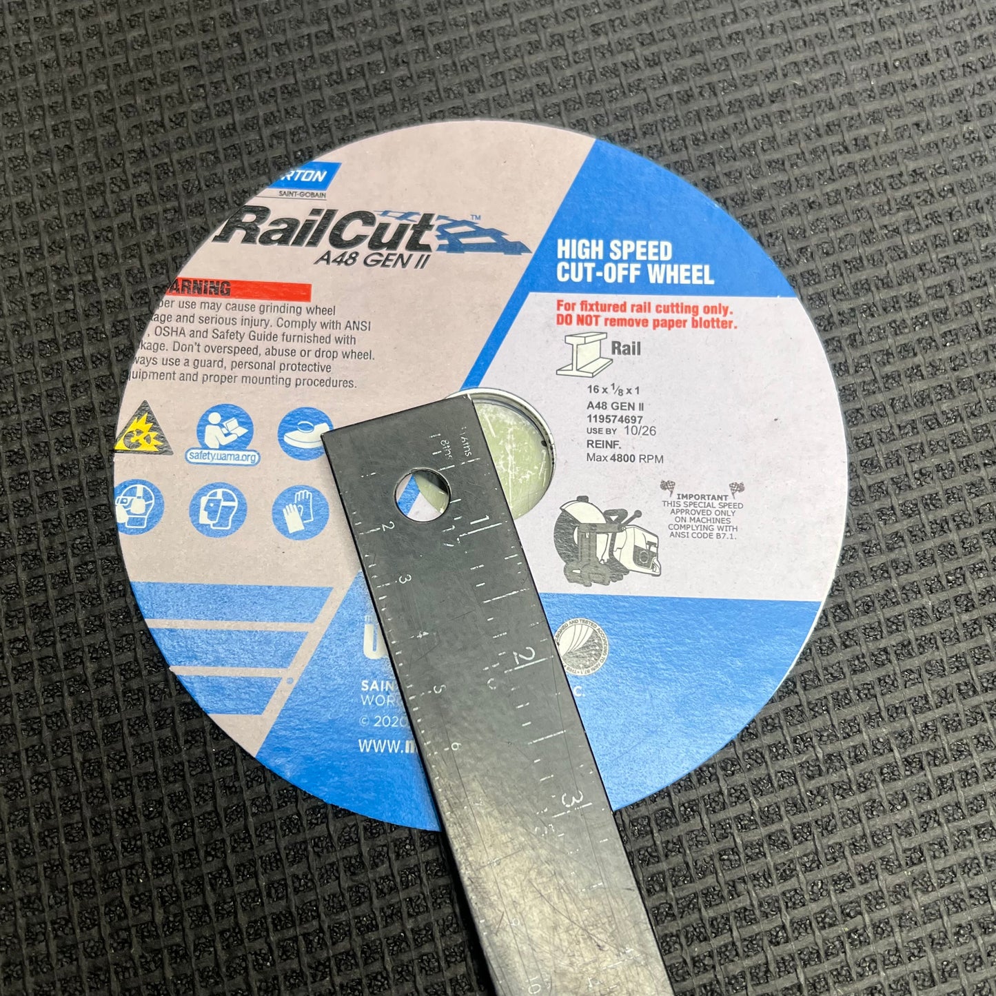 NORTON (2 PACK) RailCut X Coarse Grit Cut-Off Wheel 16" X 1/8" X 1" 66253335024