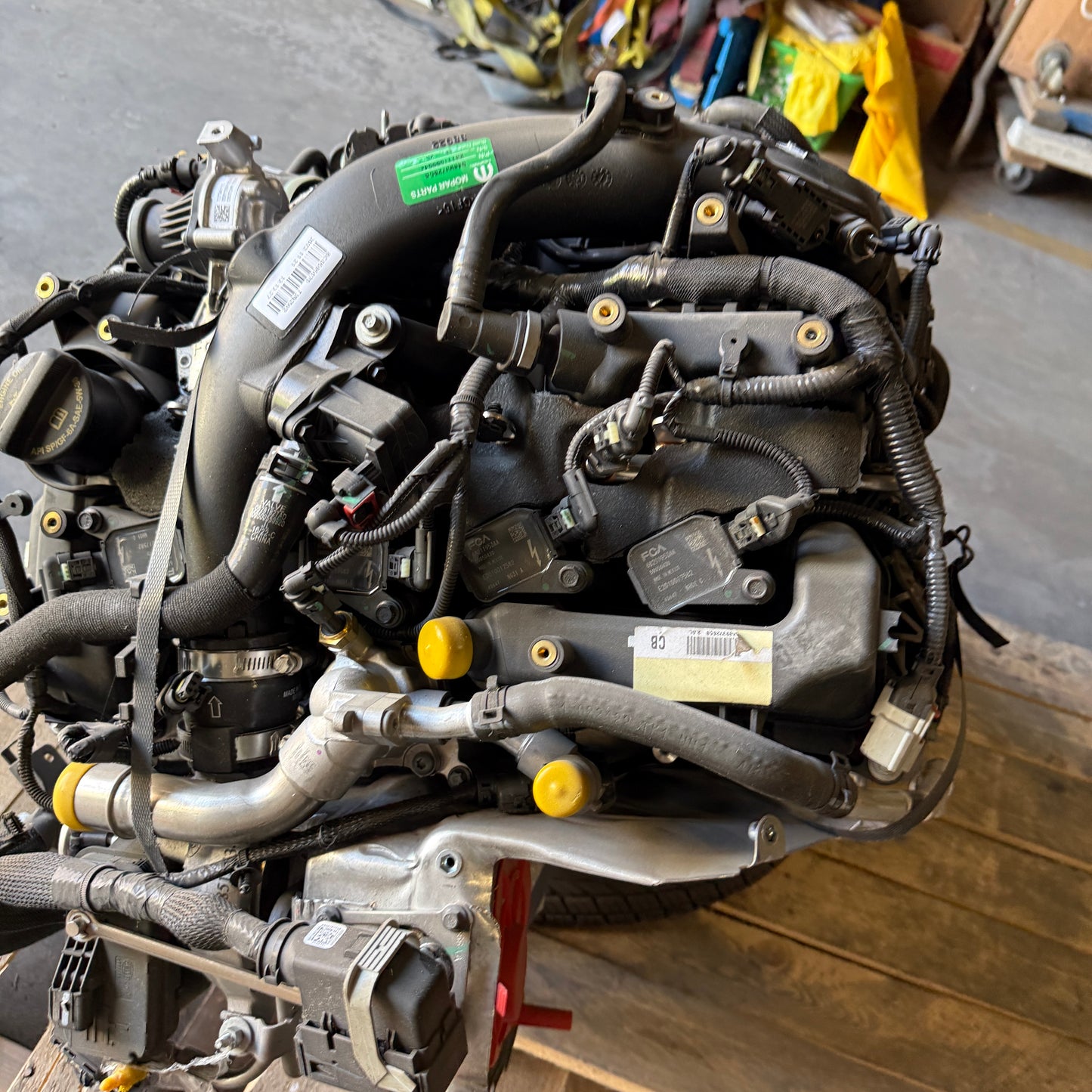 ZA@ MOPAR (Some Damage, but Never Used) Jeep Wrangler Engine (Electric / Gas?) 2020-23 04893726CB 2.0L L4 (AS-IS)