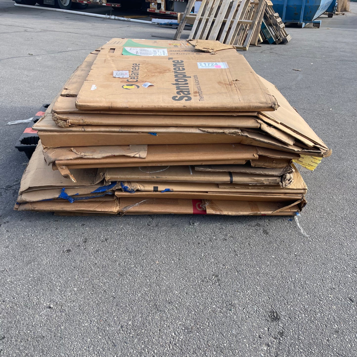 ZA@ Pallet of MIXED Gaylord Boxes (AS-IS)(A)