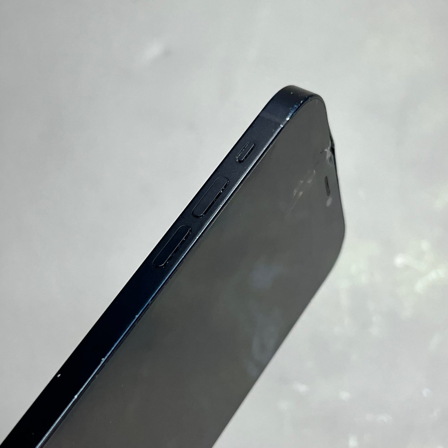 APPLE 2020 iPhone 12 64GB IOS 17 6.1" Display Black A2172 (Pre-Owned )