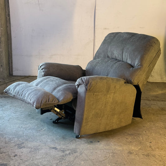 ZA@ Pallet of DAYTON Recline Furniture, Grey 63612-3465