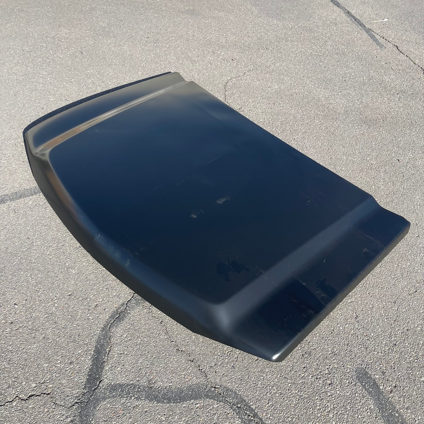 ZA@ Pallet of ORIGINAL EQUIPMENT REPRODUCTION Hood for Chevy Silverado 2005-2007 Black 15295820 (AS-IS)