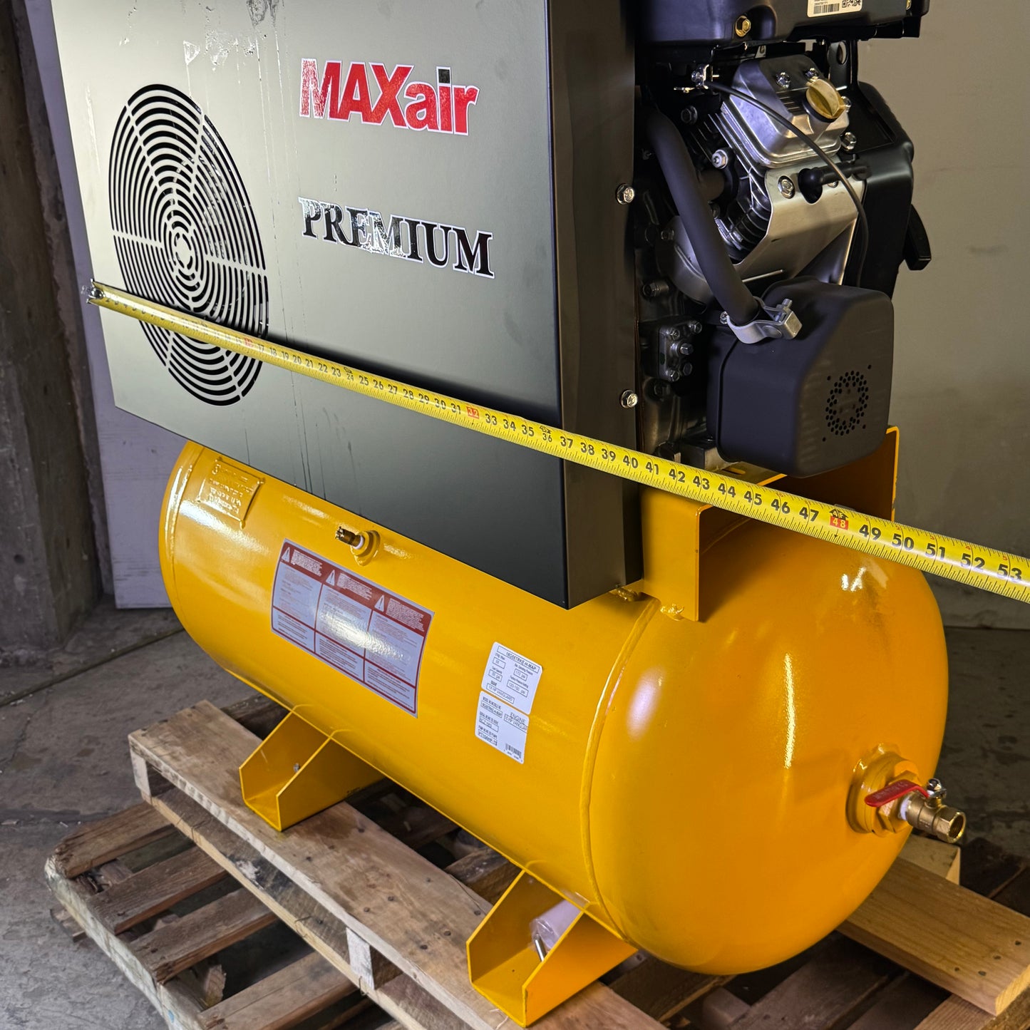 MAXAIR Premium Truck Mount Air Compressor - 18 HP, 55 Gal, 170 PSI 18G55TRKE-H-MAP (New Other, Distressed Box)
