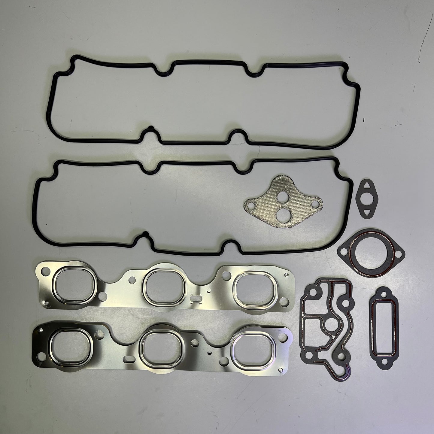 MAHLE Engine Gasket Set For Camaro 2000-02 & Firebird Made In USA 95-3558