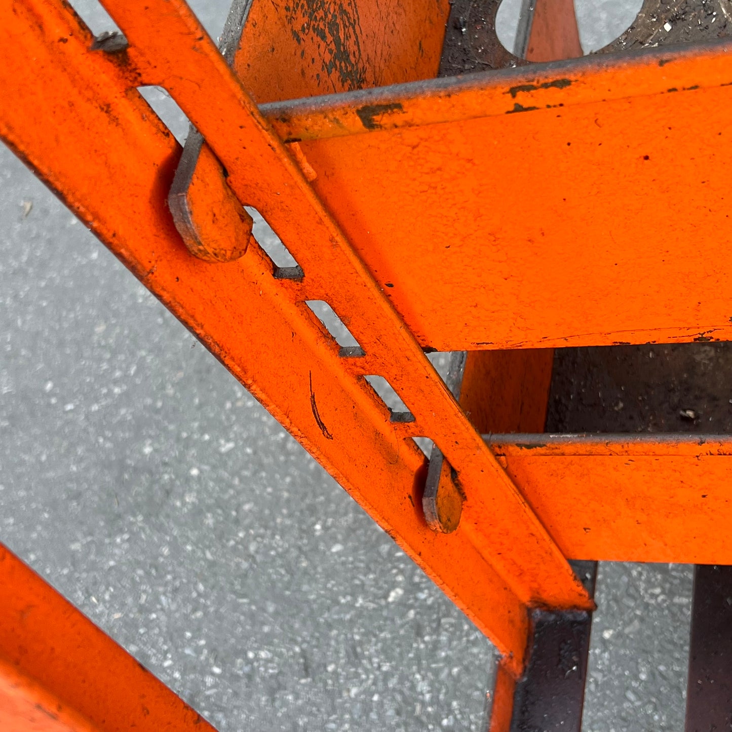 Cnc Tool Holder Cart 65"x 33"x23" 117 Slots Orange (Used)