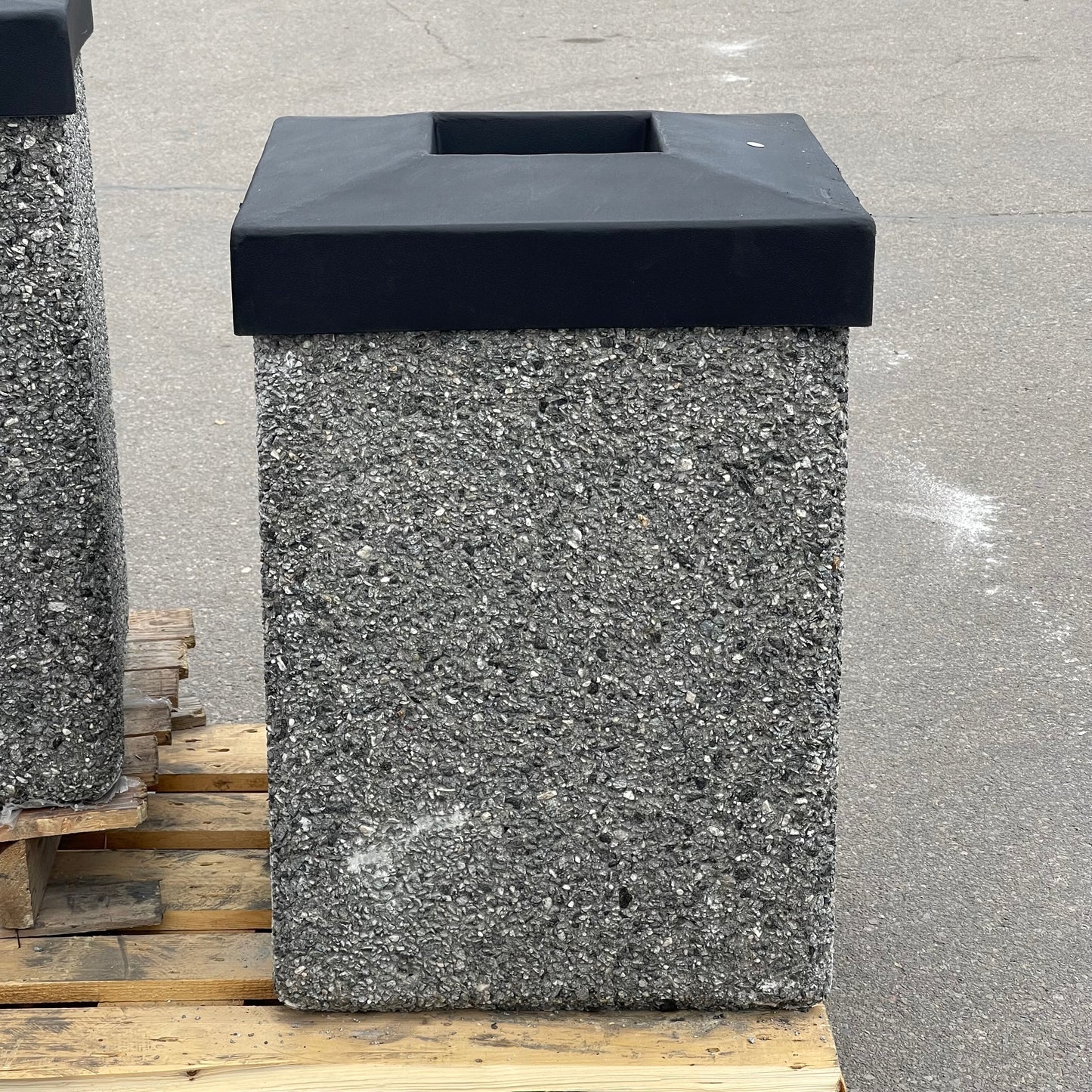 Z@ TRASHCANS UNLIMITED Open Top Outdoor Concrete Garbage Can 40 gal (AS-IS)