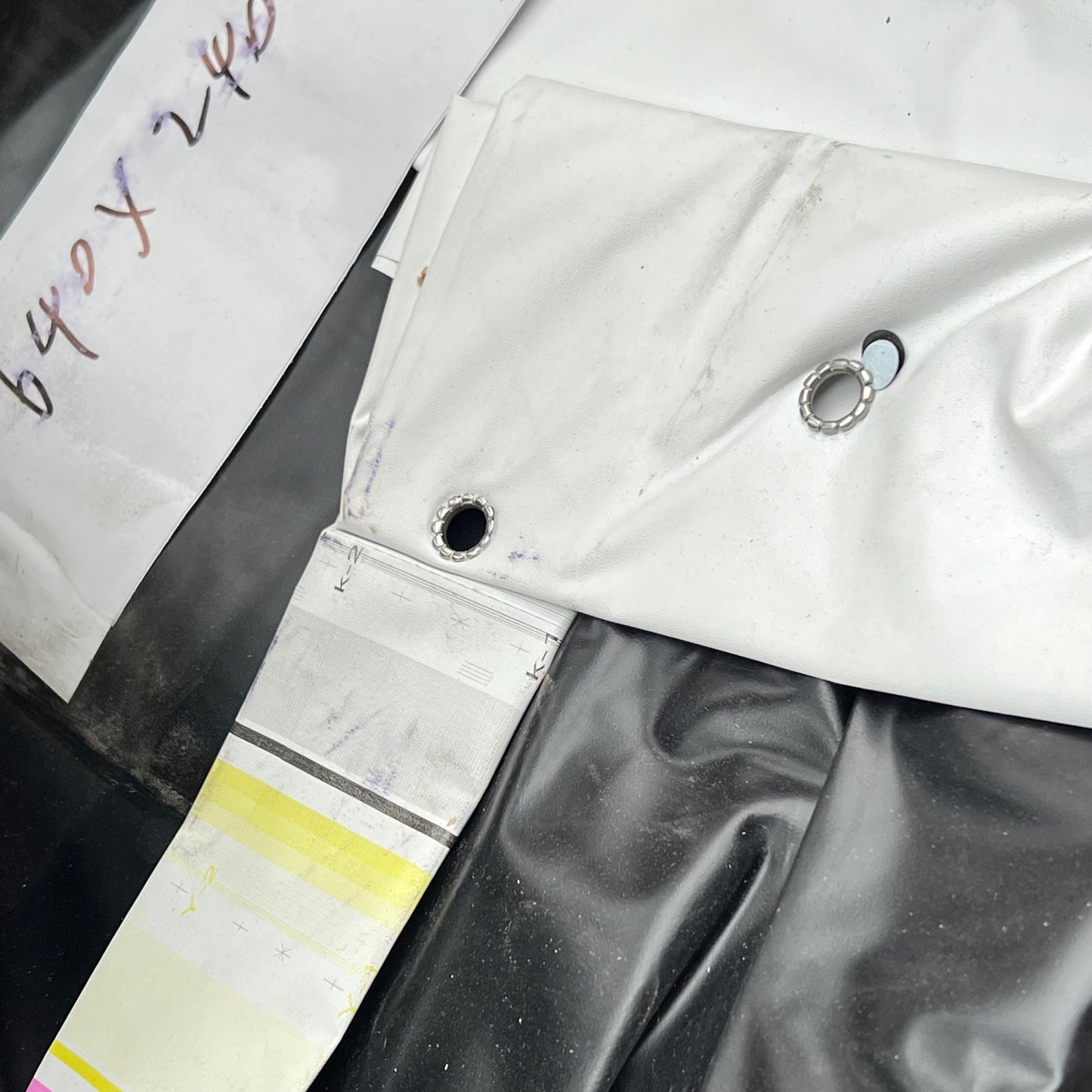 ZA@ Pallet of MIXED Hardware, Display Rack, Birthday Banners, Returns, Makeup Remover & More  (AS-IS)