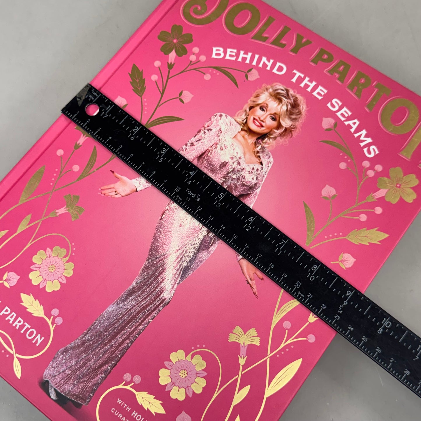 TEN SPEED PRESS (Hardcover) Dolly Parton Behind the Seams Dolly Parton Holly George-Warren