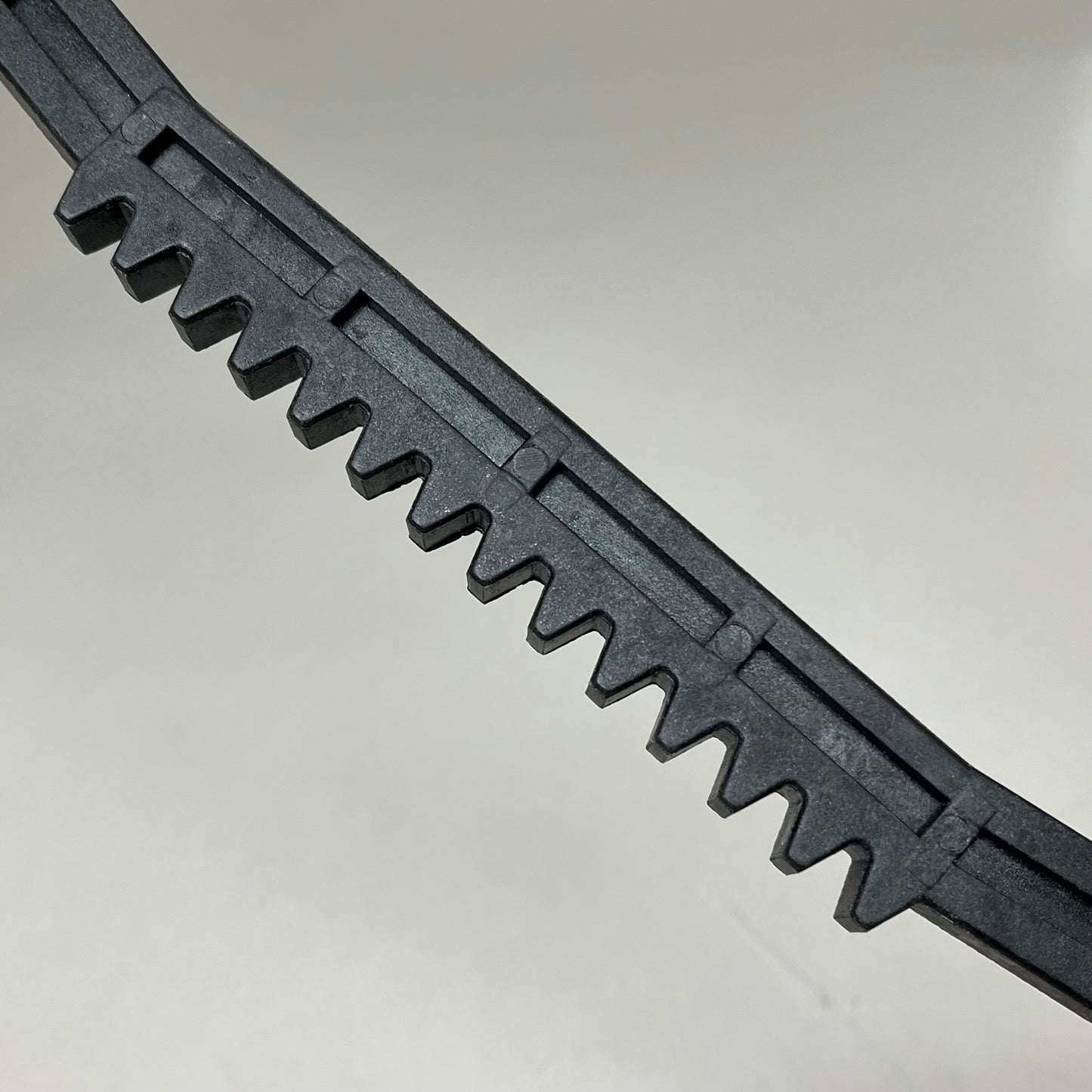 BRUNSWICK Toothed Rack Front (Setting Table)  18"×1.25"×0.5" Black 47051565002