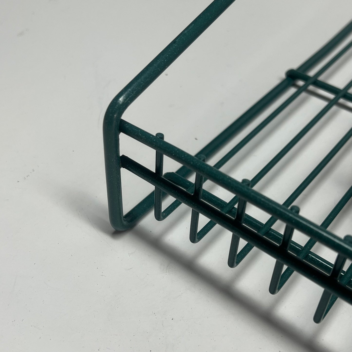 QUANTUM FOODSERVICE Store Grid Shelve w/ Hooks 36"x18"x7.5" Green SG-LS1836P