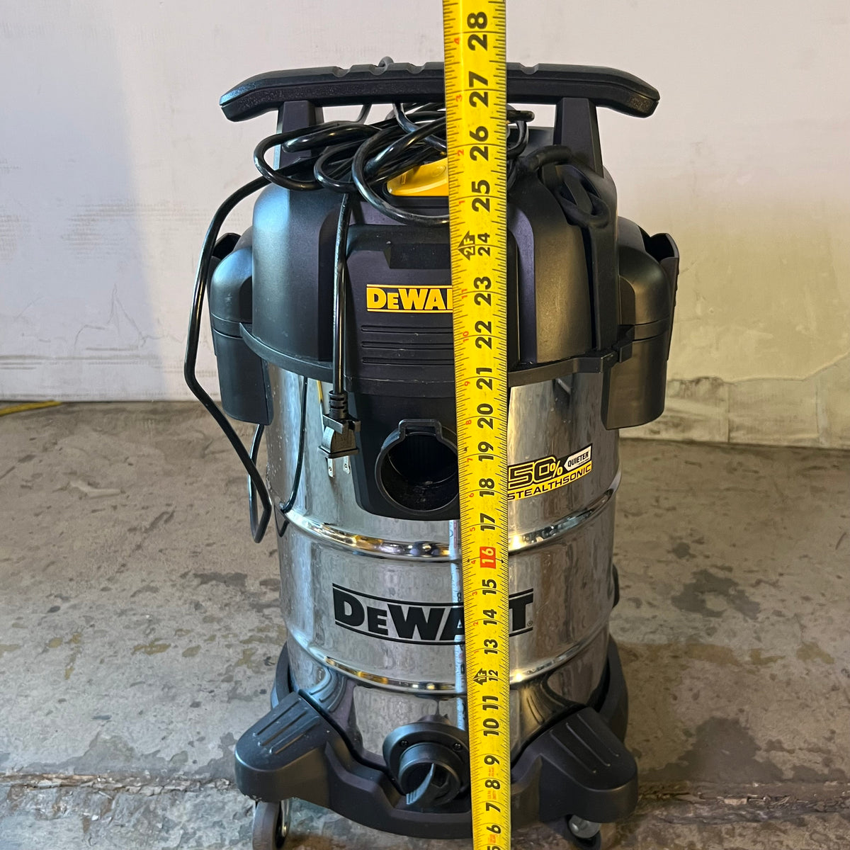 DEWALT Stainless Steel Quiet Wet/Dry Vacuum 8 Gal. 1938084 (Customer Return)