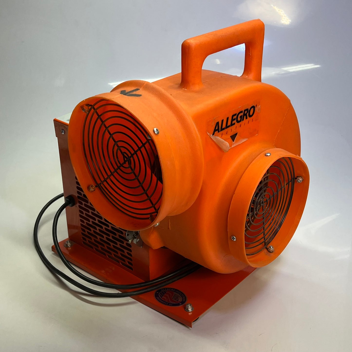 ALLEGRO Centrifugal High Output Blower W/ Attachments Orange 9504-50 (Pre-Owned)