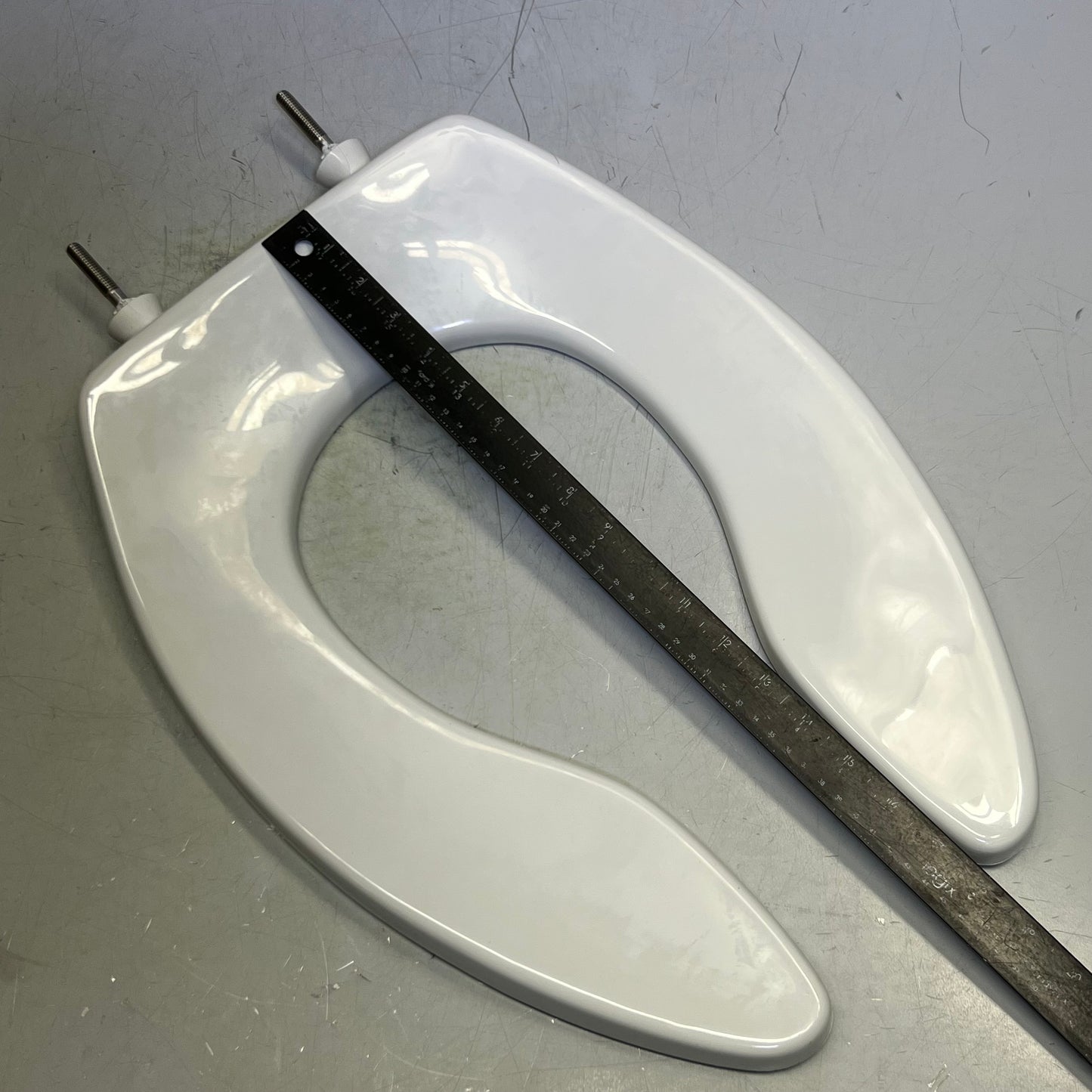 OLSONITE Elongated Plastic Toilet Seat, White 95SSCT000 (New Other, Distressed Box)