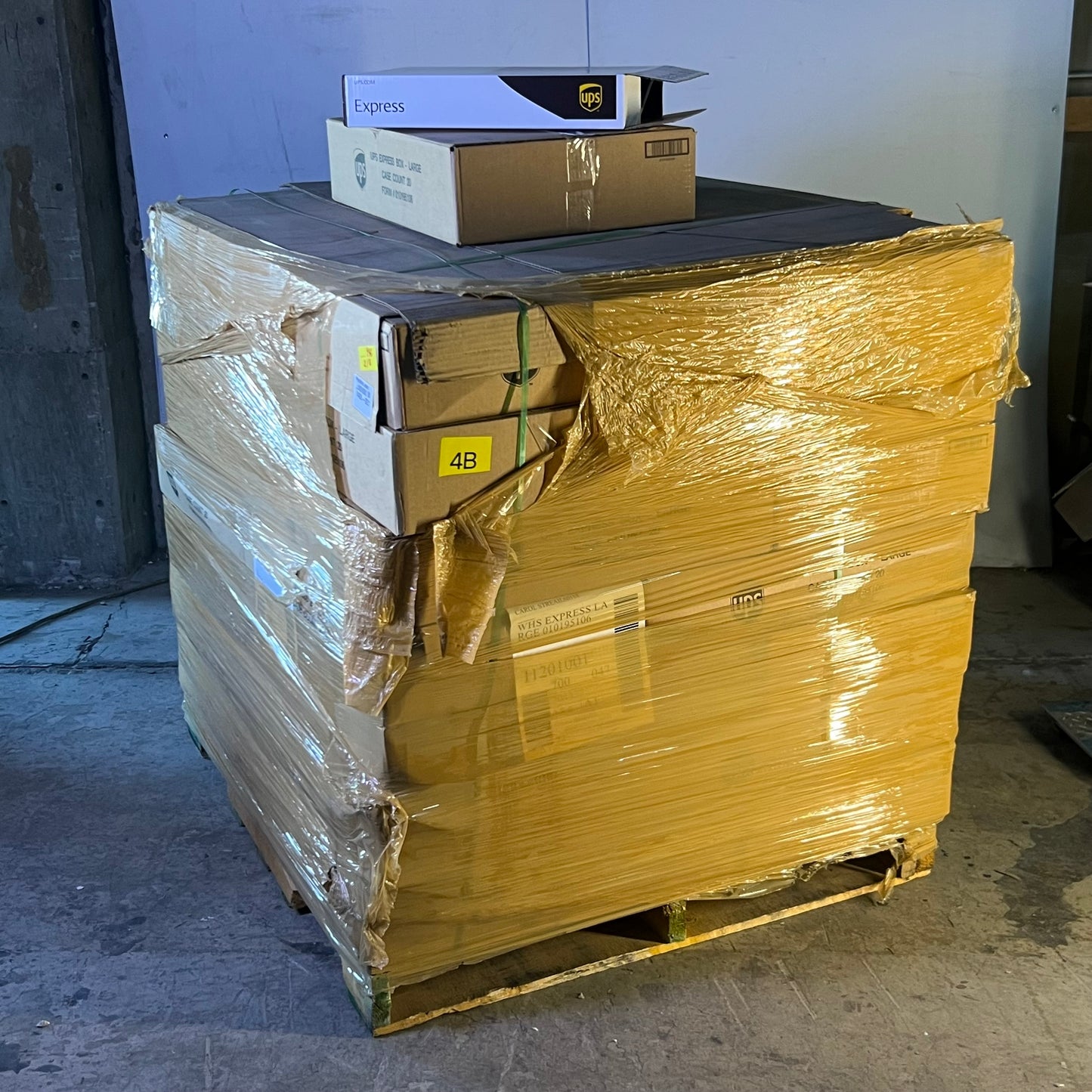 ZA@ Pallet of EXPRESS UPS Boxes (New) A