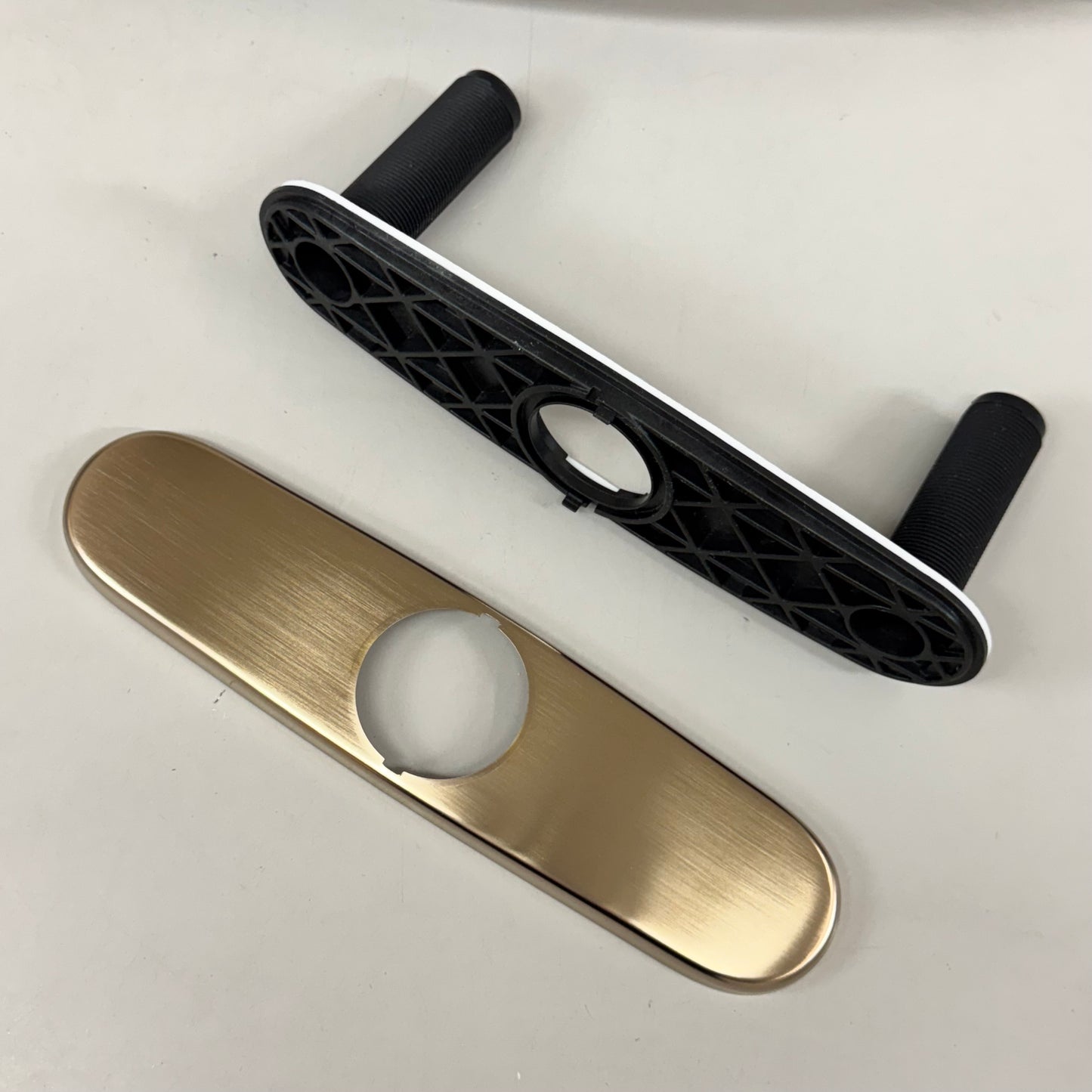 DELTA Lenta Pull-Down Kitchen Faucet w/ Touch Activation Champagne 19802TZ-CZDST