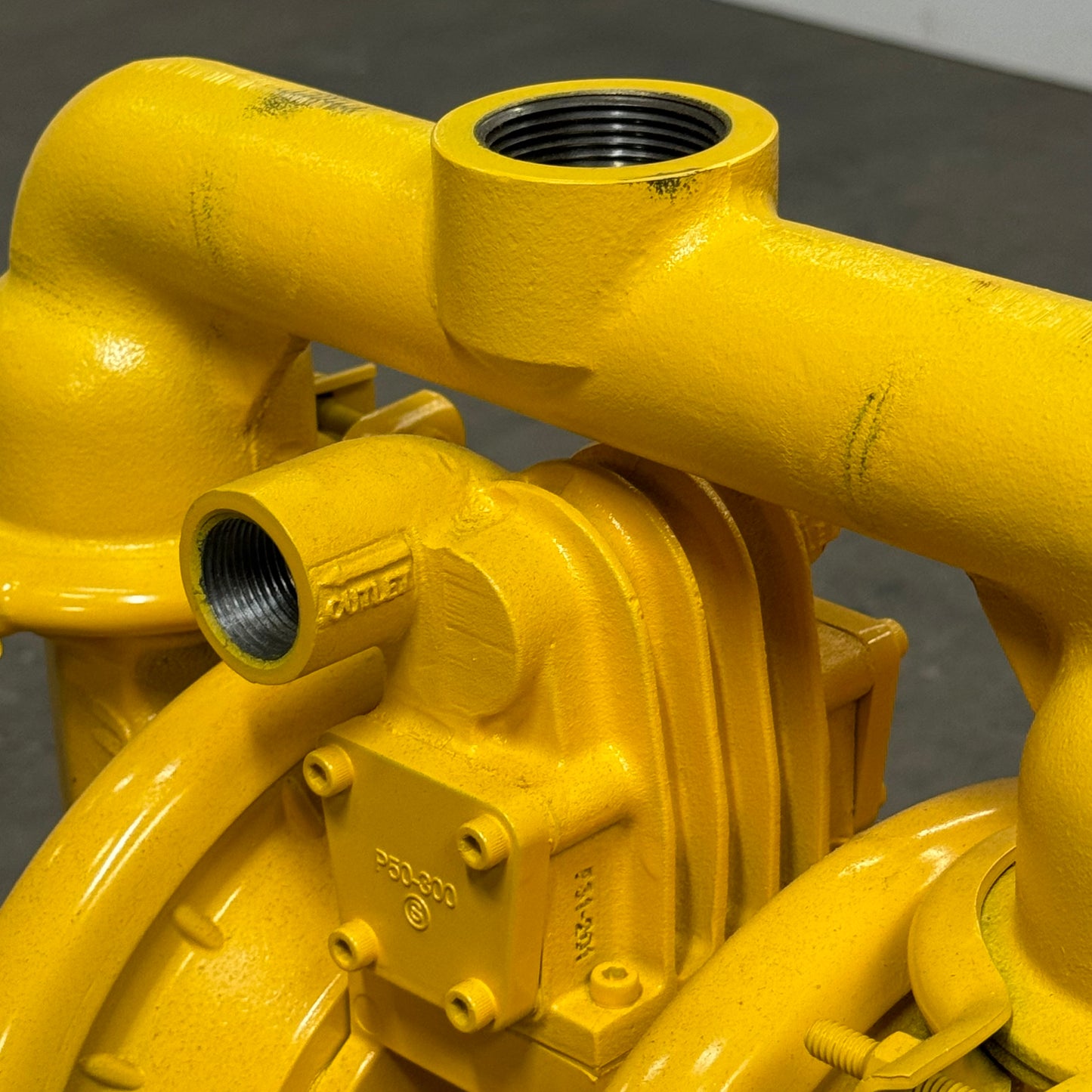 VERSAMATIC AODD Pump E4CA1R110-ATEX 7"x14"x11" Yellow