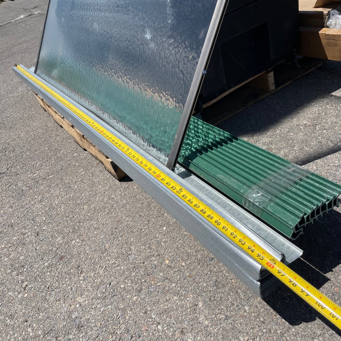 ZA@ Pallet of MIXED Glass Shower Door, Skyline Protective Case, Tool Boxes, & More! (AS-IS)