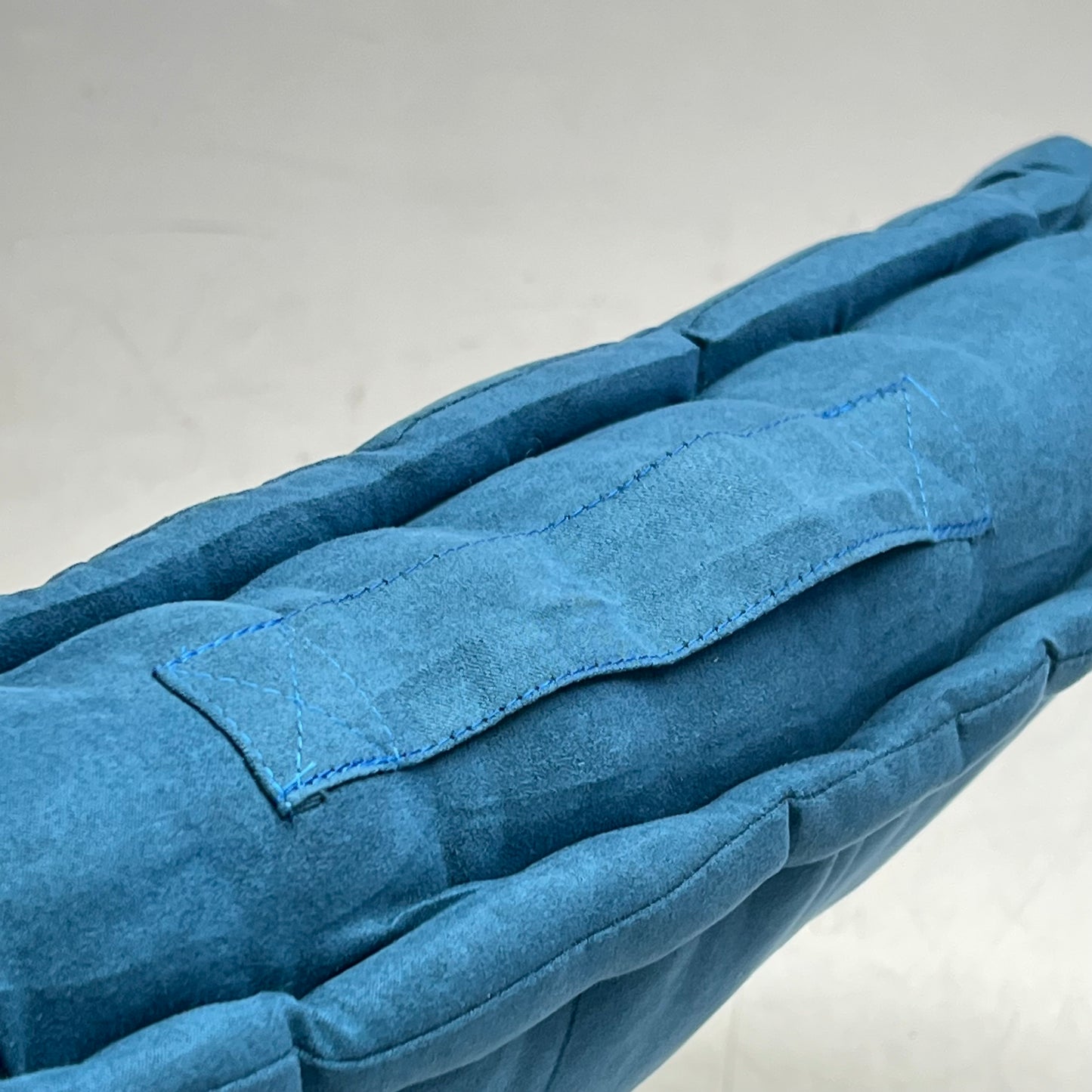 ZA@ SAFAVIEH Gardenia Floor Pillow W/ Handle 18"x18" Dark Turquoise FLP1002B-1818SQ (AS-IS)