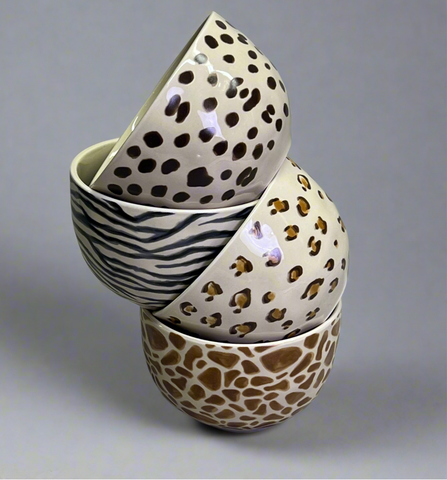 CREATIVE CO-OP Stoneware Bowl Set Animal Print Decal 4 Styles 4-3/4"  DG0442A