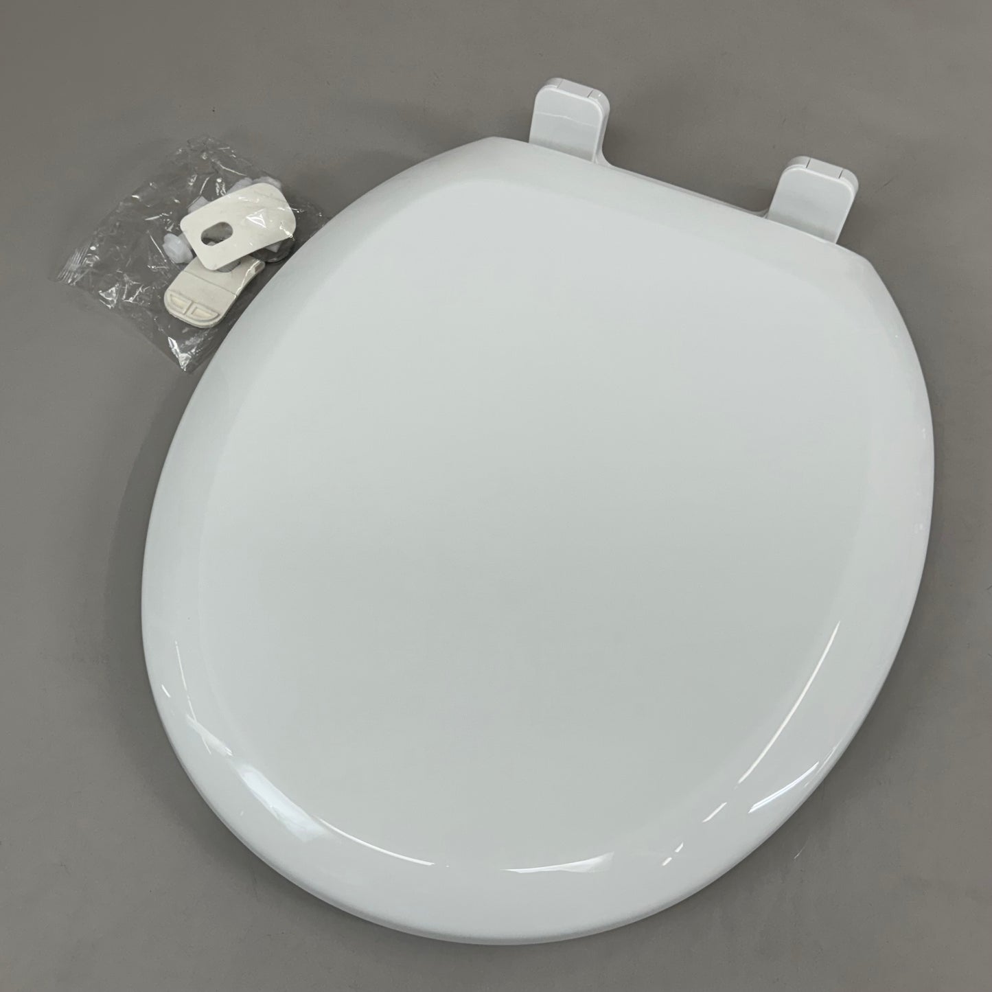 JONES STEPHENS Slow Close Premium Plastic Toilet Seat 16 1/2" White C1606OS00