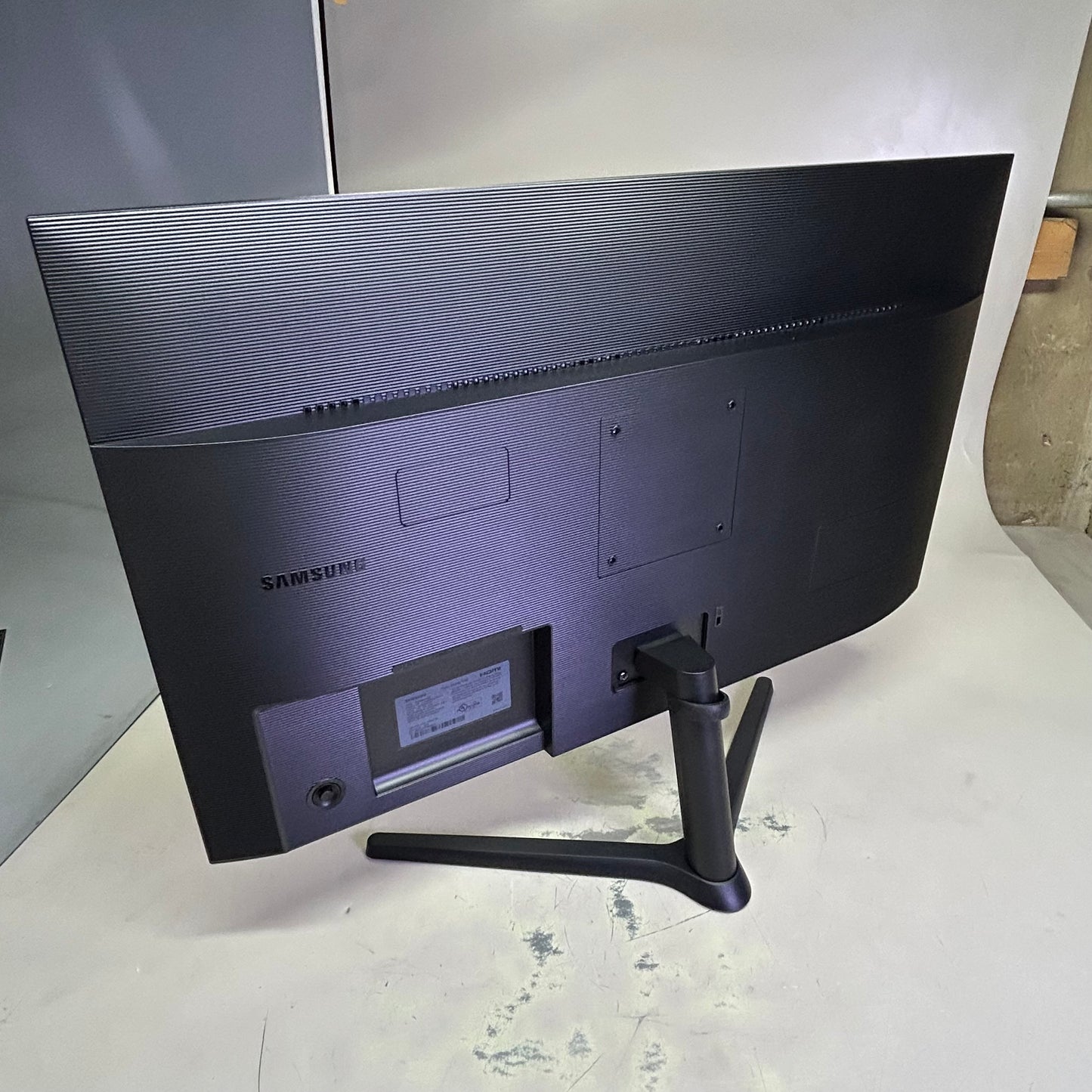 SAMSUNG Essential Monitor w/ Borderless Design 32" Black S3-32 (New Other (Open Packaging))