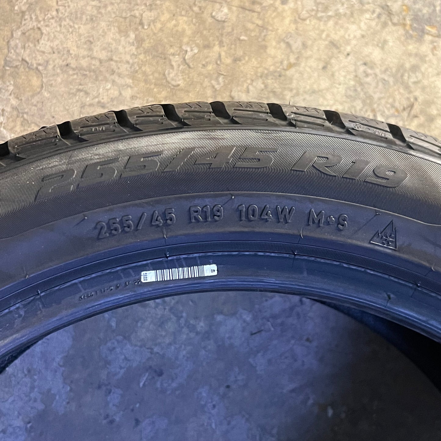 ZA@ PIRELLI Winter Sottozero 3 Tire 255/45R19 XL, DOT 2624 (New)