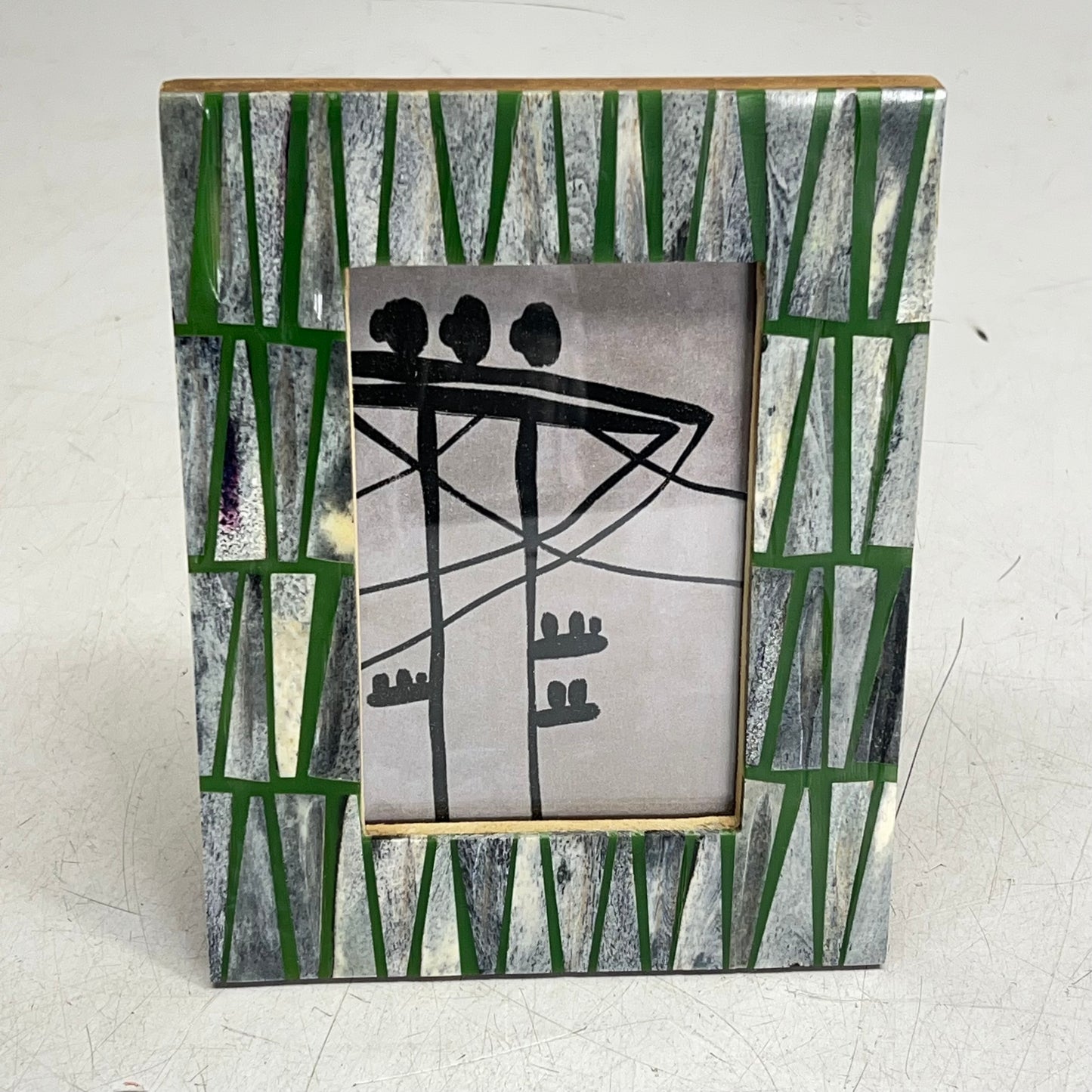 CREATIVE CO OP Reclaimed Wood & Resin Frame W/ Triangle Pattern Holds 4x6 Photo