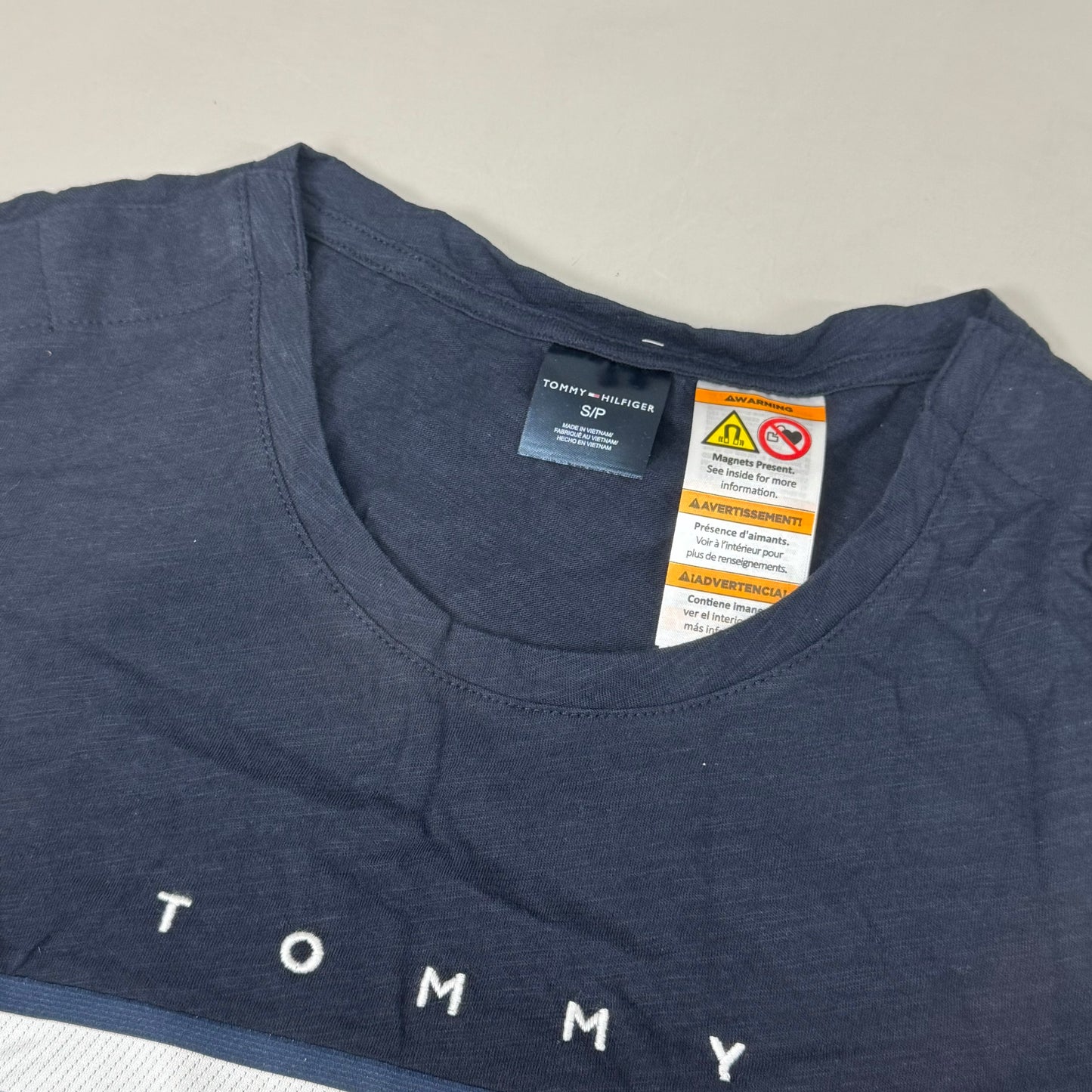 TOMMY HILFIGER Adaptive Short Sleeve Magnet Button T-Shirt Navy Blue Women's SZ S/P Signature Stripe (New Other)