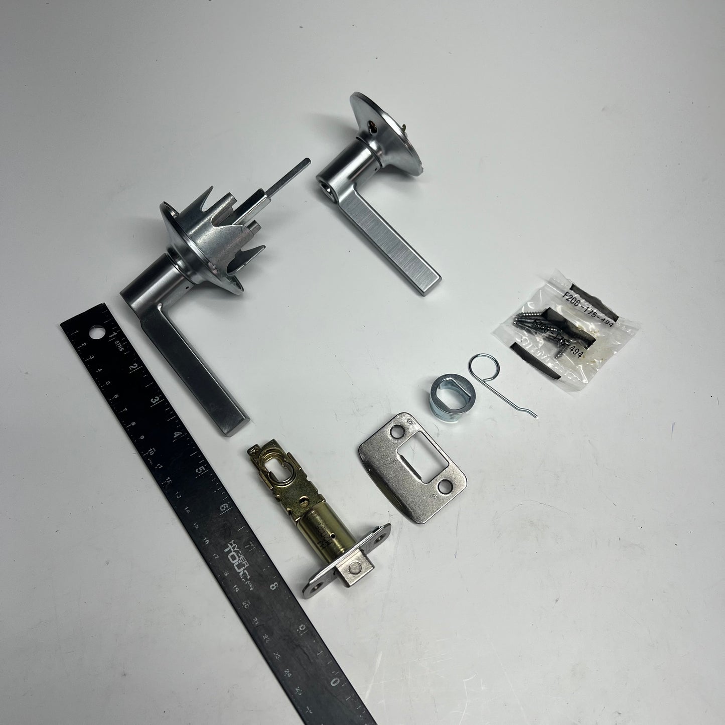 SCHLAGE Latitude Privacy Door Lever Set W/ Privacy Button 626 Satin Chrome ND40S