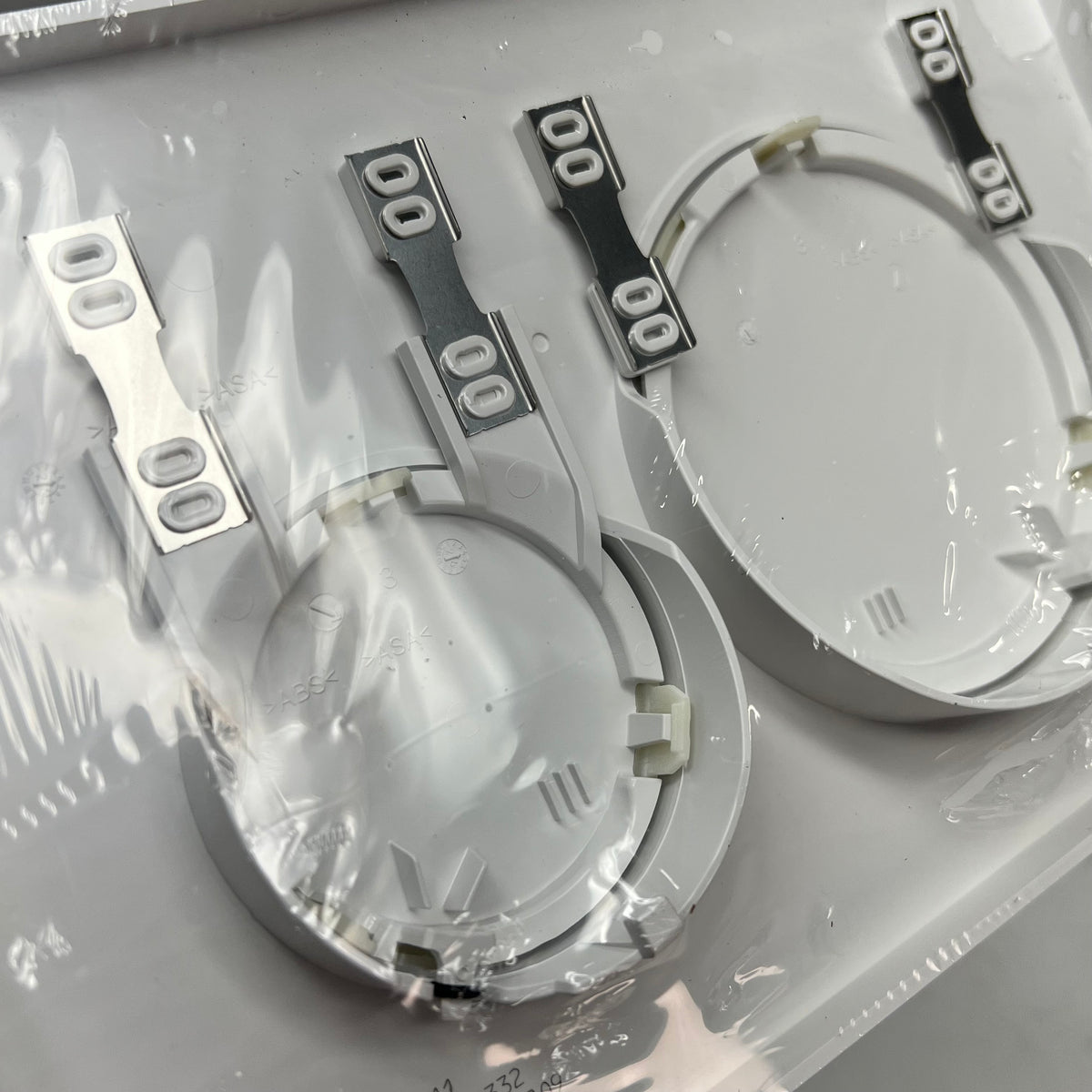 GERBERIT Sigma 20 Round Flush Plate  Gloss White W/ Matte White 115.882.11.1
