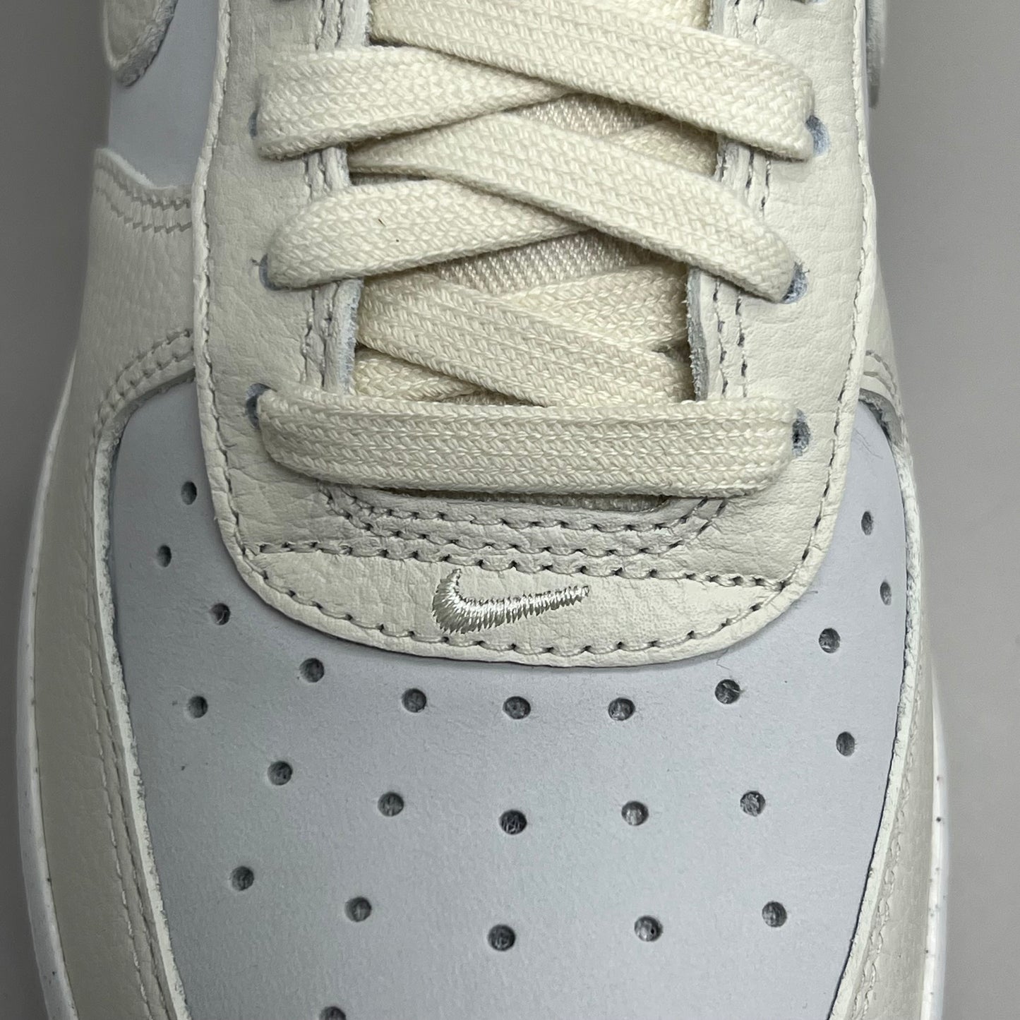 NIKE Air Force 1 07' LX Leather Sz Women's 7 Sail/Coconut Milk-Black DZ2708 101