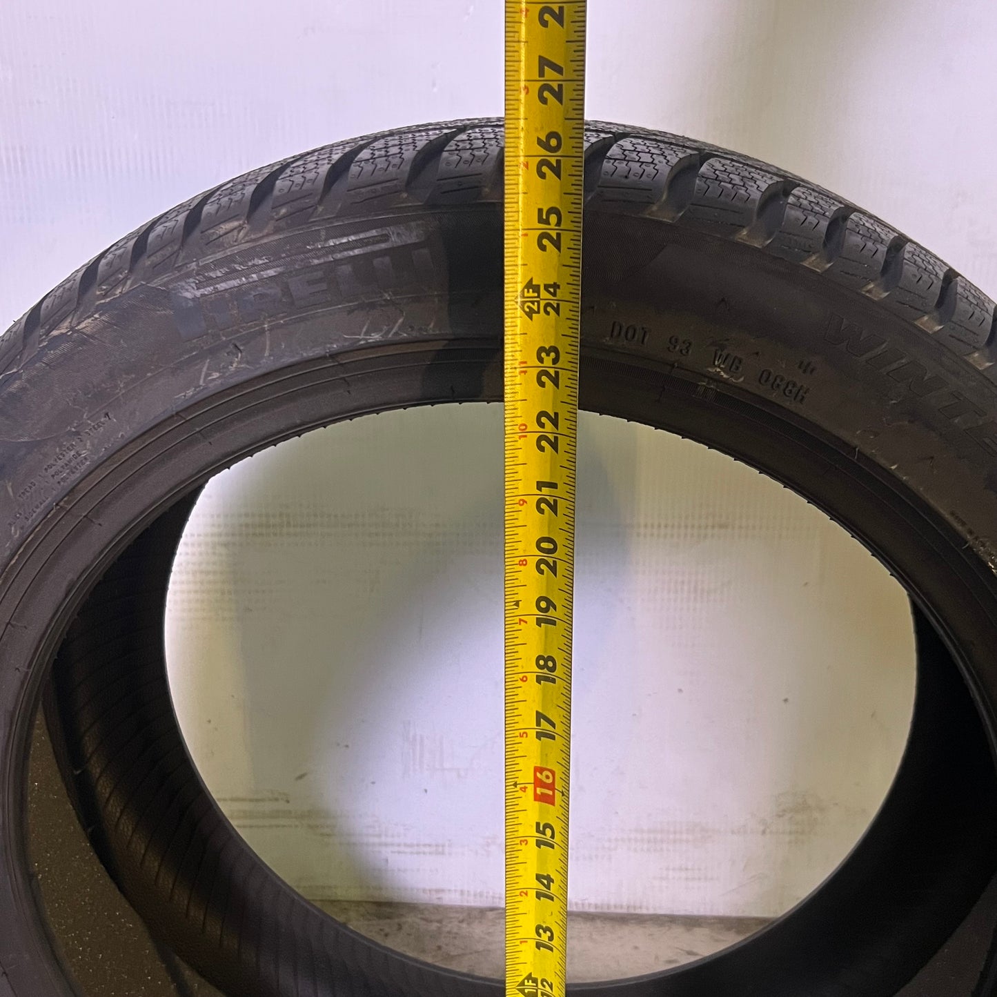 PIRELLI Winter Sottozero 3 Tire 235/45 R18 98V DOT 2022, 3608800
