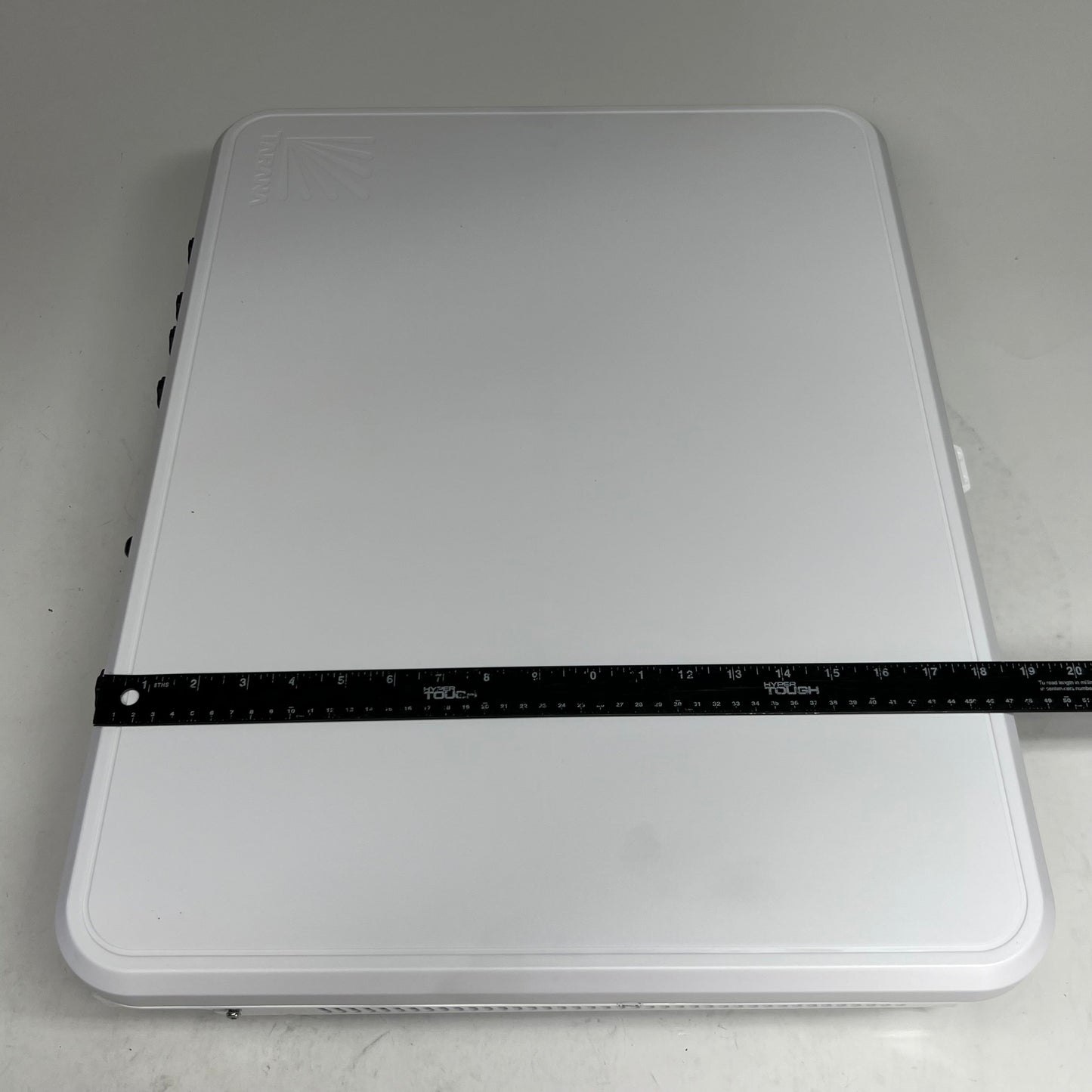 TARANA G2 Multiband 6 Ghz Base Node 24"L x 18.5"W White S196M2262000176