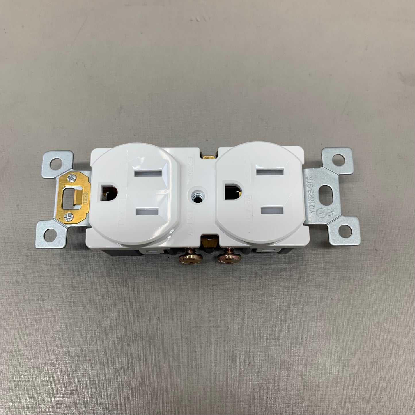 NEWHOUSE Low Profile Floor Box Cover Brass 8150BR