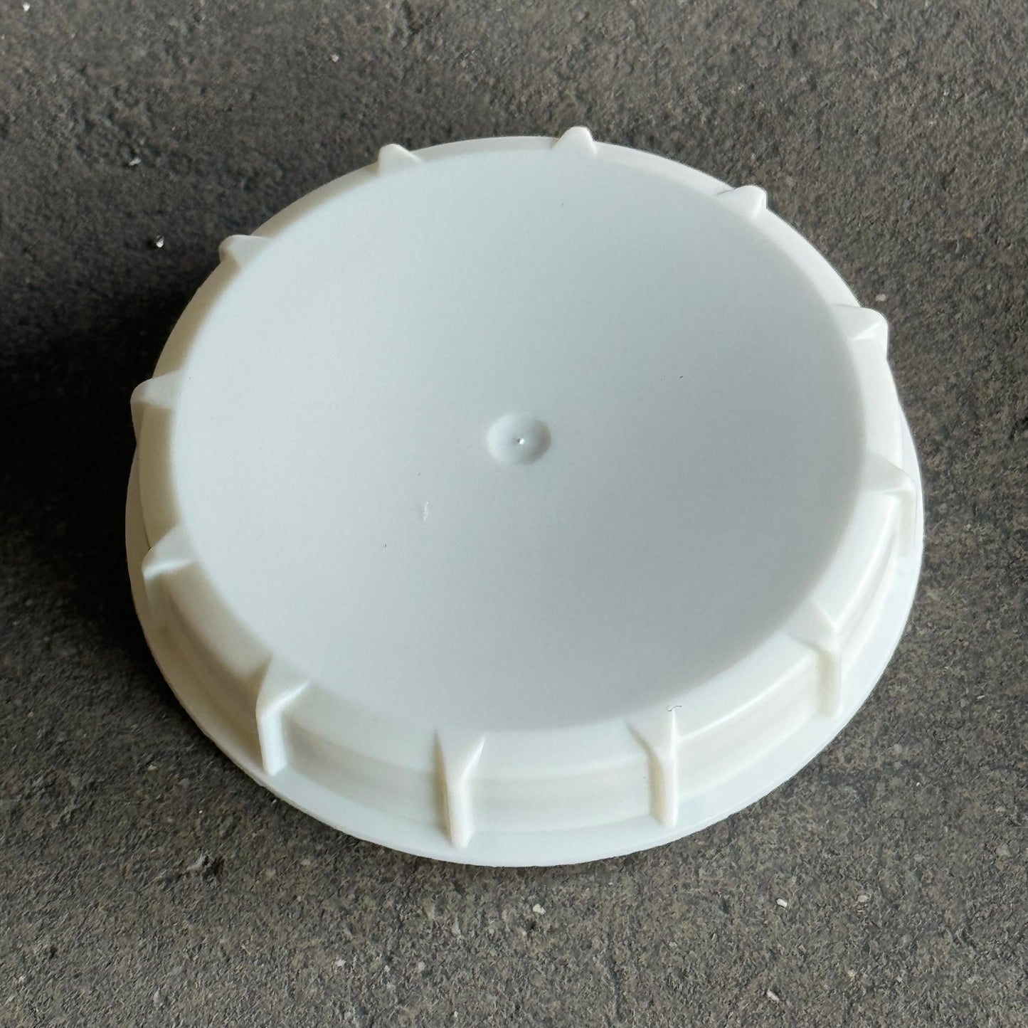 ZA@ Pallet of BERRY Linerletica/Tricorbraunwhoo Plastic Top 1250 PK!