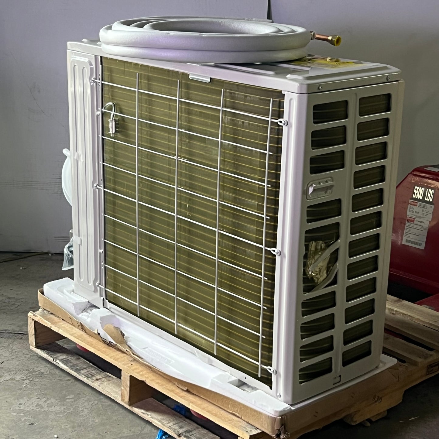 MRCOOL Heat Pump Air Conditioner 36000 BTU White A36HPWMAH230C (New Other, Aesthetic Damage)