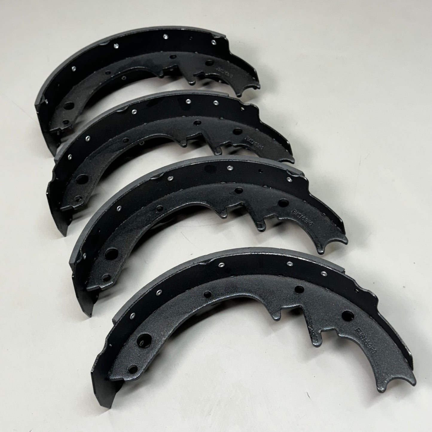 WAGNER QS Ceramic Disc Brake Shoes Set 9 1/2" x 5 1/2" Black Z169R