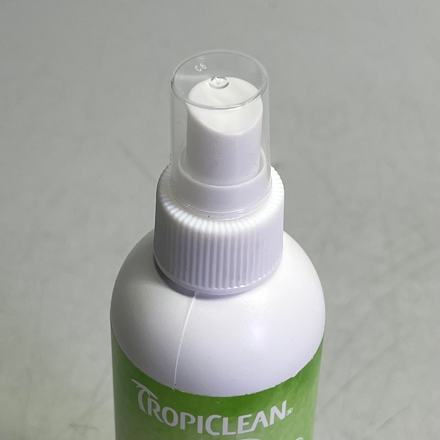 TROPICLEAN (2 PACK) Watermelon Deodorizing Spray Soothes & Conditions 8 fl oz