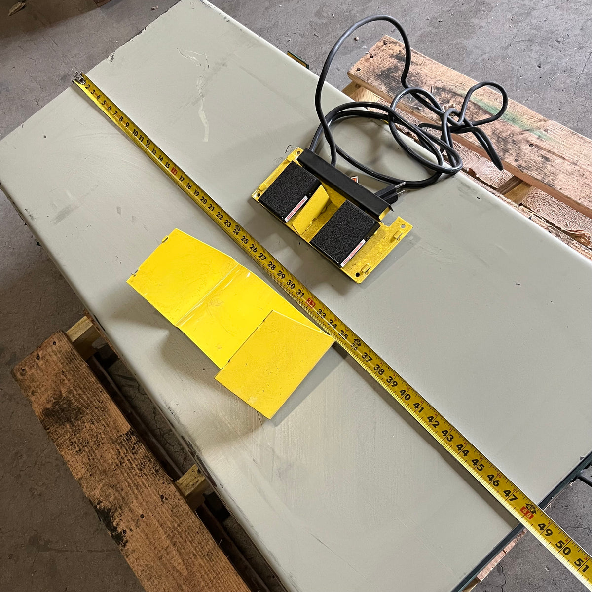 SOUTHWORTH Electric Hydraulic Scissor Lift Table 2000 lb. Capacity 115V Grey (Pre-Owned)