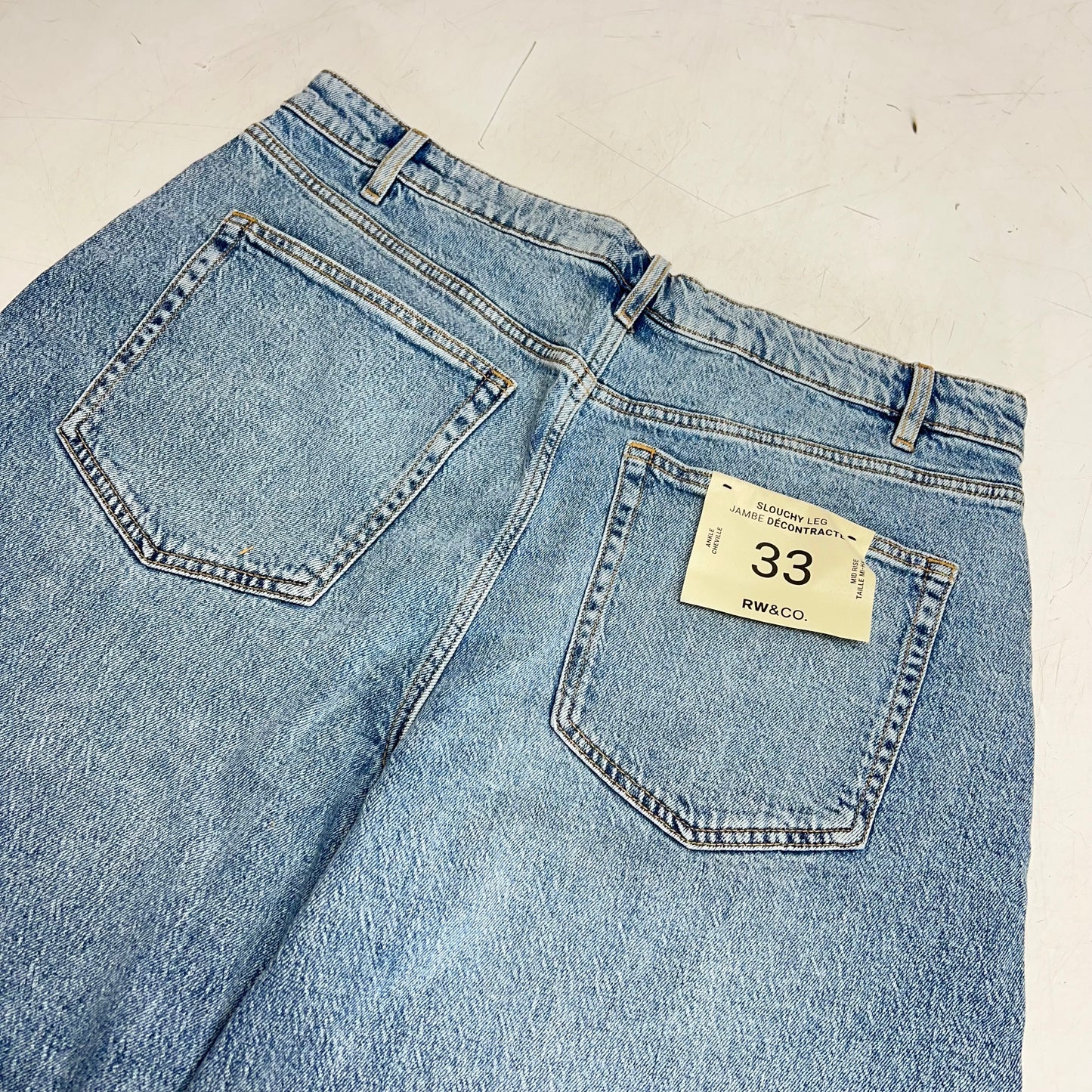 RW & CO Slouchy Mid-rise Jeans Cuffed Legs Women's Sz 33 Light Wash 490771