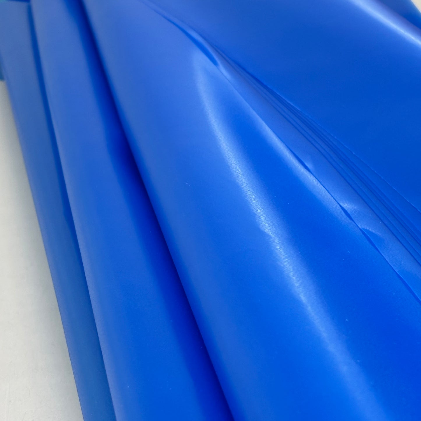 VR (50 PACK) Poly Co Die-Cut Aprons Economical & Lightweight 55"x35" Blue 46520