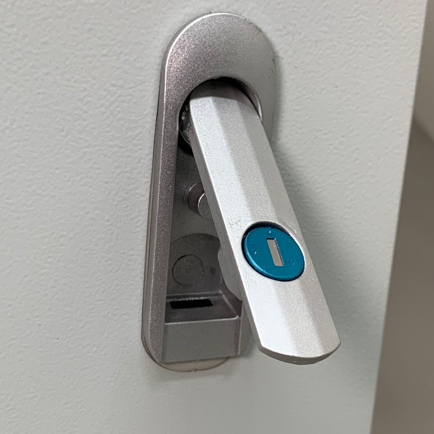 VEVOR RV Power Outlet Box Triplex Outlet Indoor/Outdoor 13.5