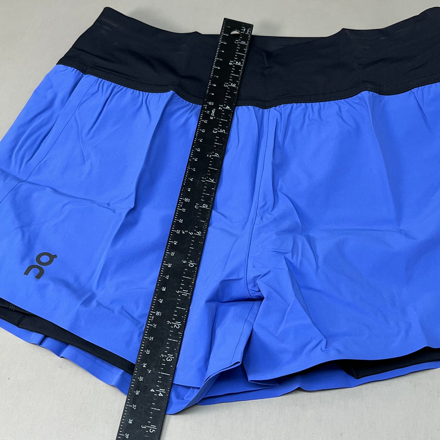 ON RUNNING Women's Active Wear Running Shorts Sz-Small Cobalt Black 255.01044