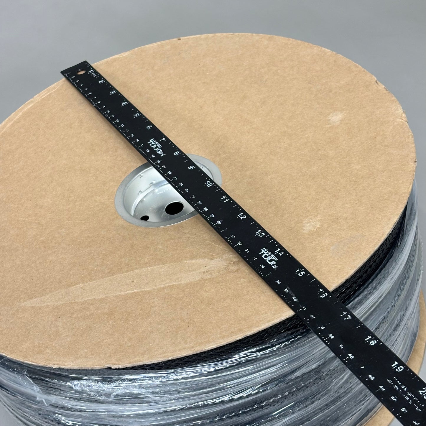 GORILLA SLEEVE Flat Filament Expandable Braided Sleeving  3/4" 550' T1793941