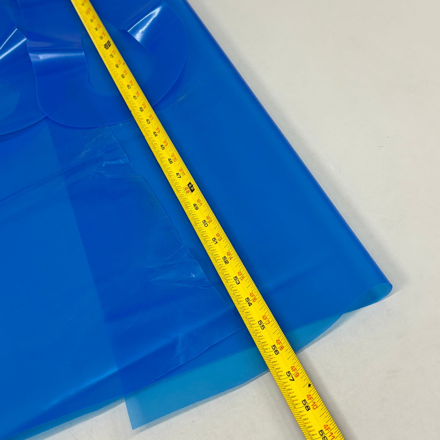 VR (50 PACK) Poly Co Die-Cut Aprons Economical & Lightweight 55"x35" Blue 46520