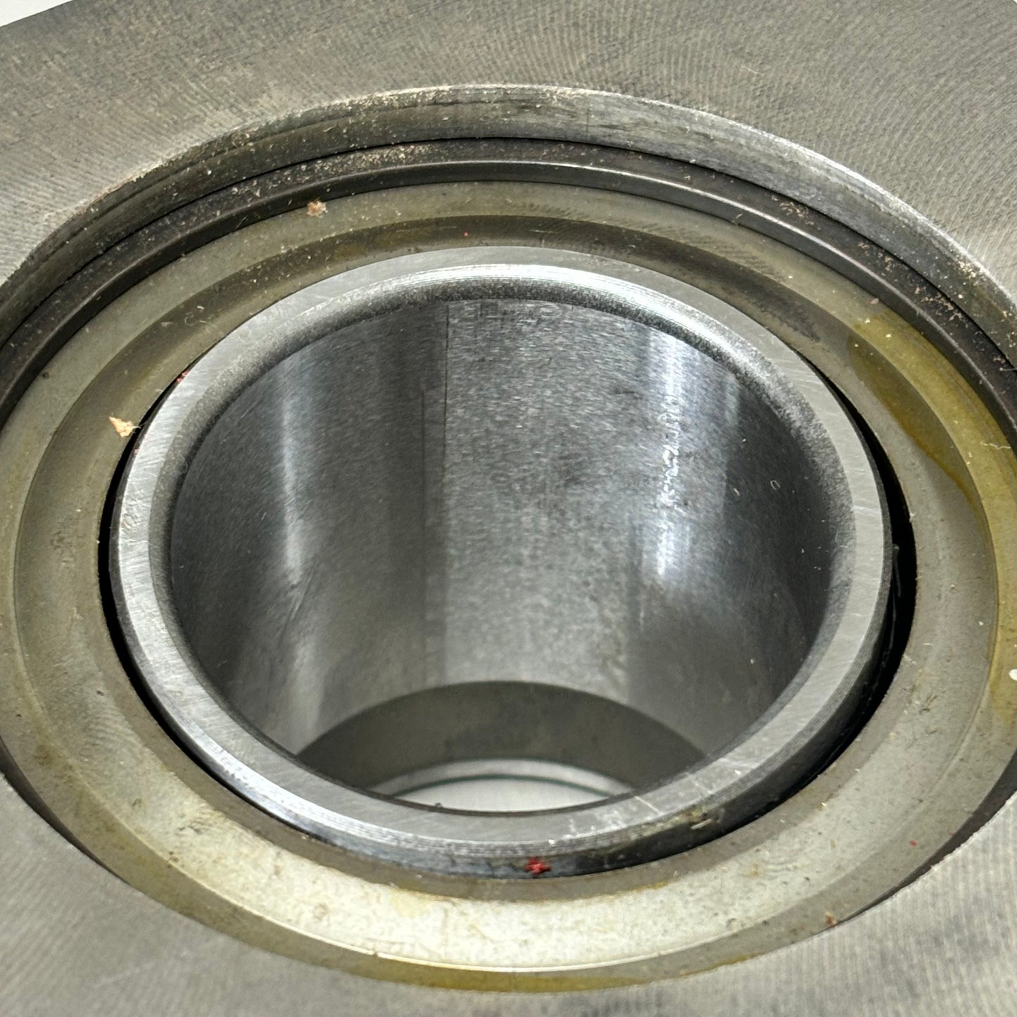 ROYERSFORD Spherical 4-Bolt Flange Bearing Non-Expansion 2" Red 40-05-N200