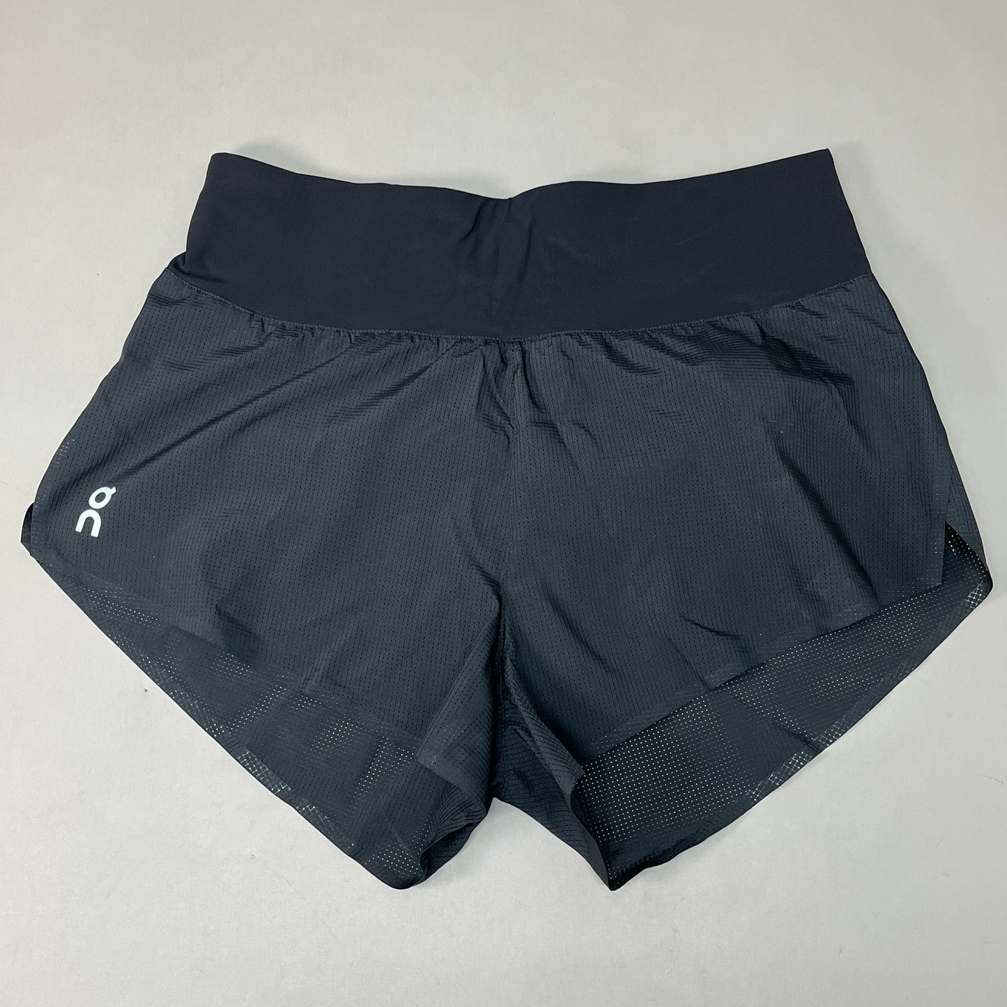 ON RUNNING Women's Active Wear Race Shorts Sz-Medium Black 215.00132