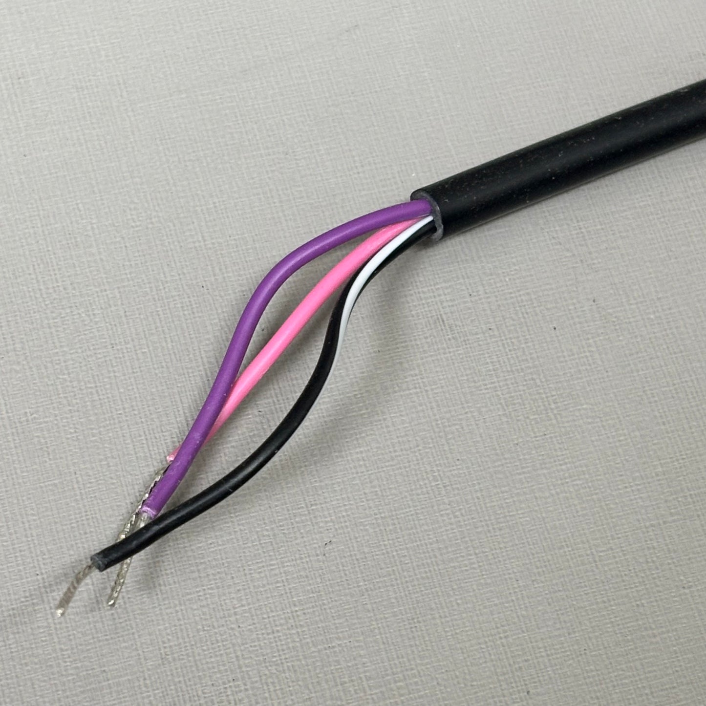 UPOWERTEK LED Driver 700W Cable Programable 108-305Vac 1 Output BLD-700-C420-ENU