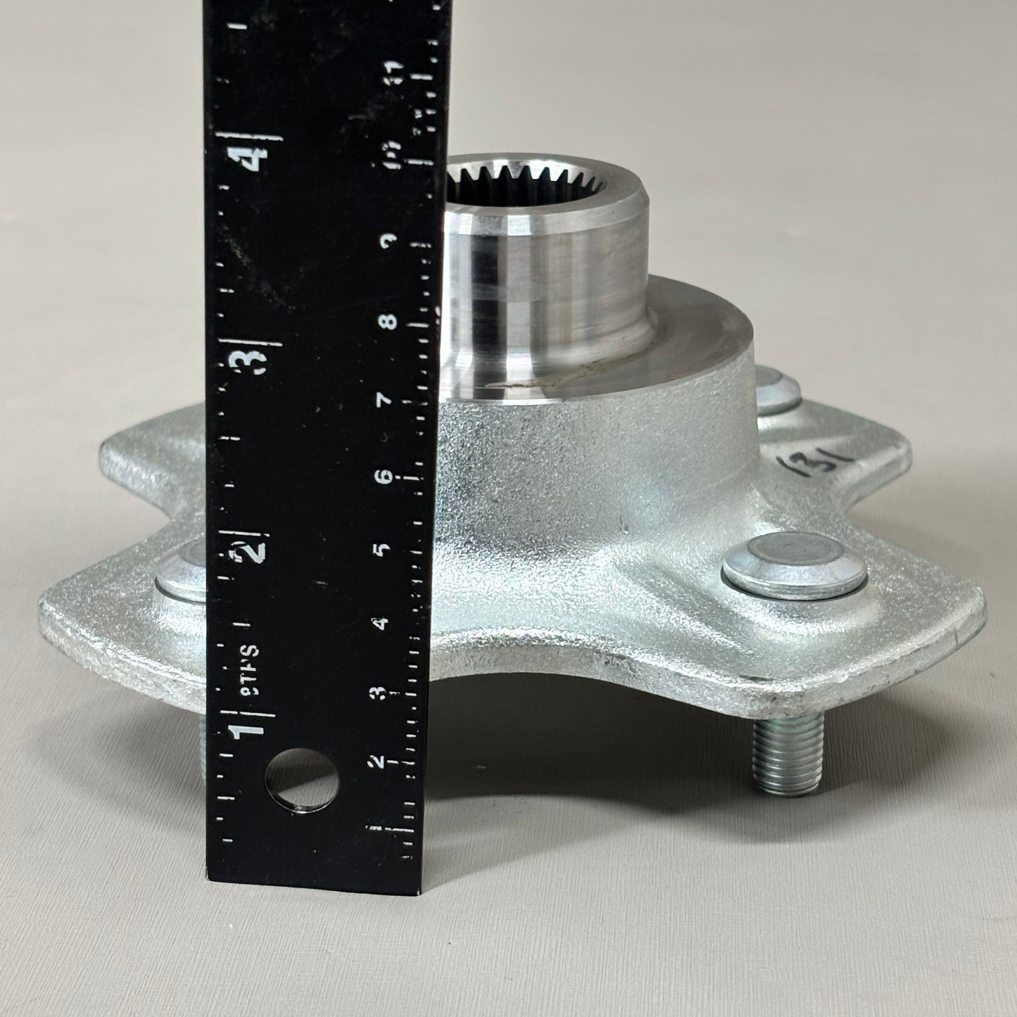 HONDA Hub Rear Right FOURTRAX FOREMAN 4X4 RANCHER OEM 42610-HR3-A20